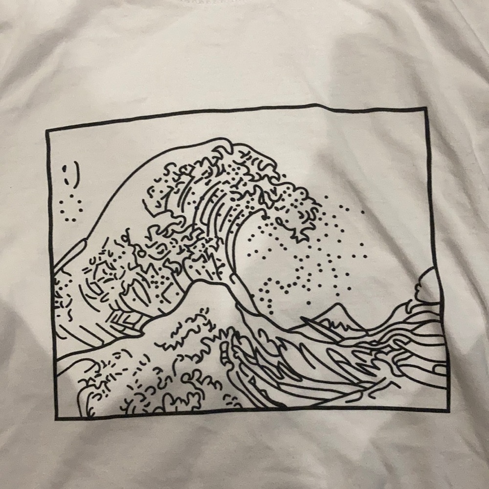 wave T shirt, barley ever worn